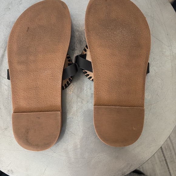 Comfy Jack Roger’s in black size 7.5 - Picture 2 of 4